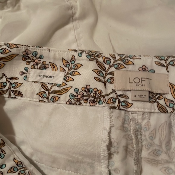 Womens shorts - Picture 3 of 3